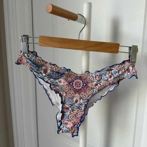 Luli Fama Azucar Wavy Triangle Top & Brazilian Bottoms - Picture 8 of 12